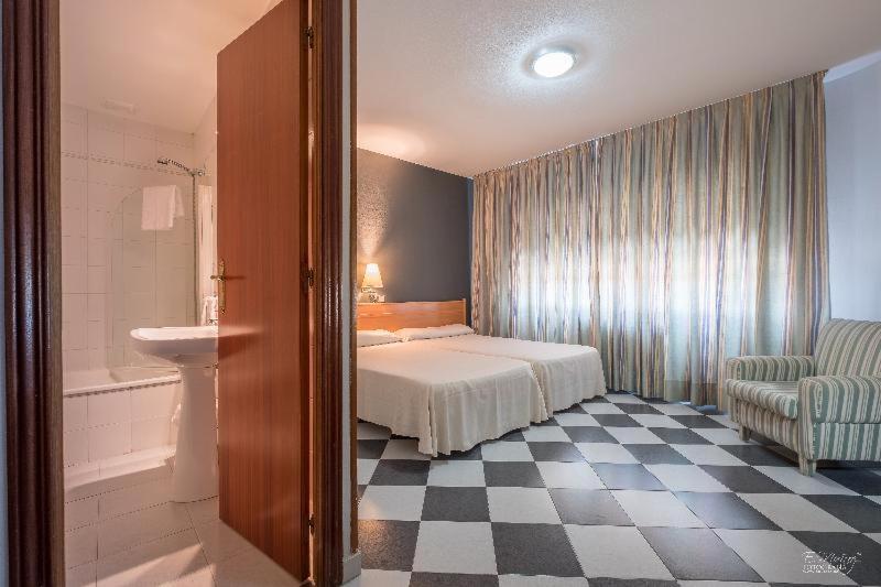 Hotel Vivar Griñón Zimmer foto